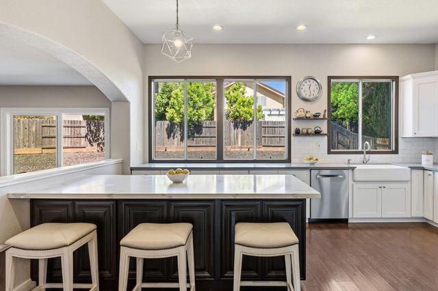105 Foyle Ct, Folsom, CA 95630