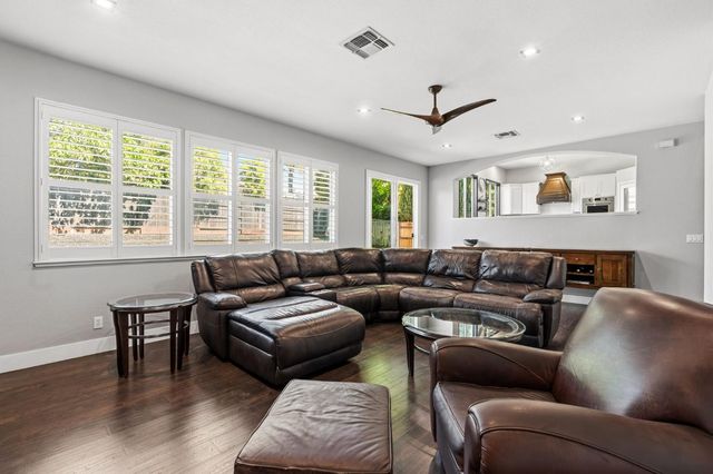 105 Foyle Ct, Folsom, CA 95630