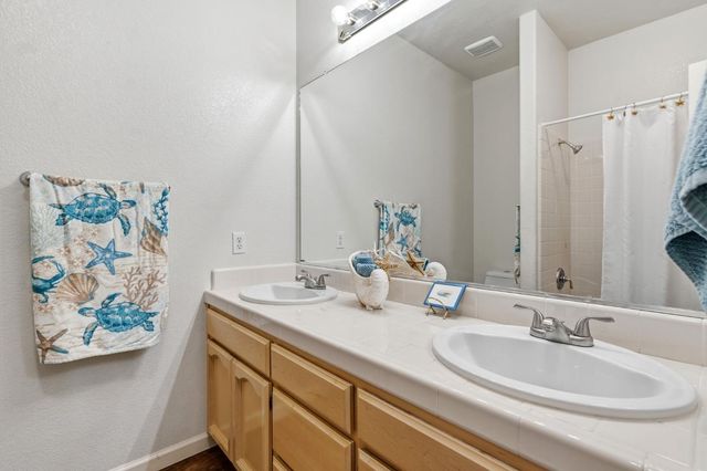 105 Foyle Ct, Folsom, CA 95630