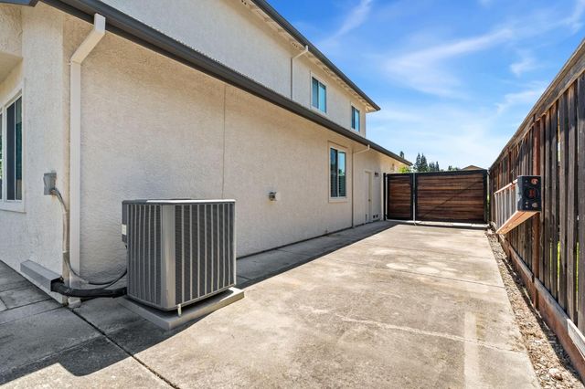 105 Foyle Ct, Folsom, CA 95630