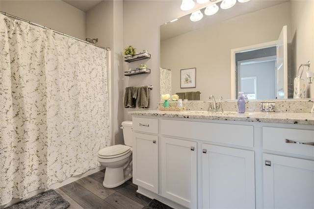 813 Pinehurst Way, Polk City, IA 50226