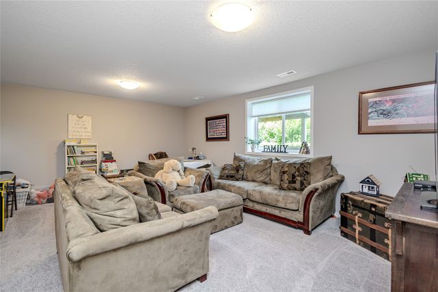813 Pinehurst Way, Polk City, IA 50226