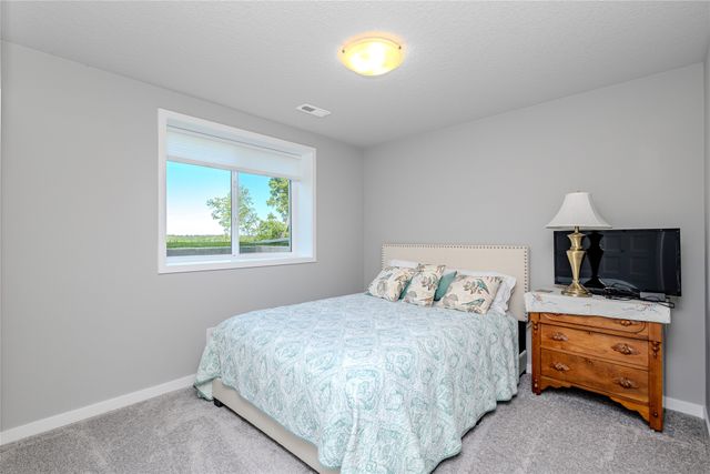 813 Pinehurst Way, Polk City, IA 50226