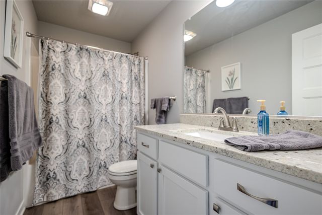 813 Pinehurst Way, Polk City, IA 50226