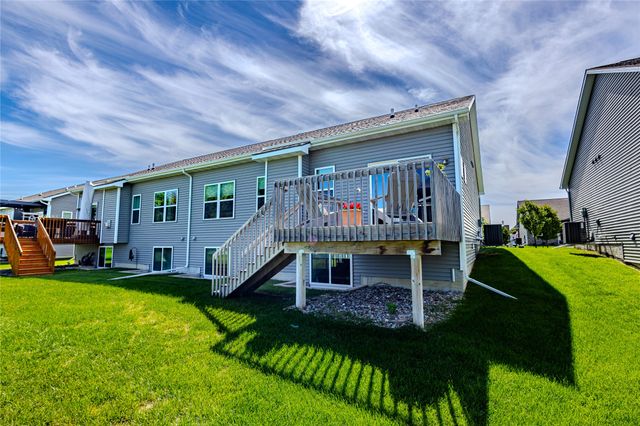 813 Pinehurst Way, Polk City, IA 50226