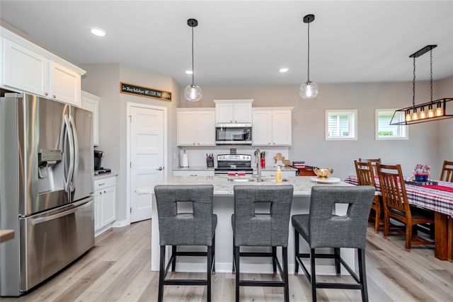 813 Pinehurst Way, Polk City, IA 50226
