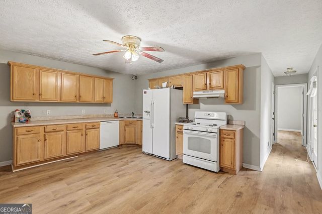 253 Ruth Drive, Newnan, GA 30265