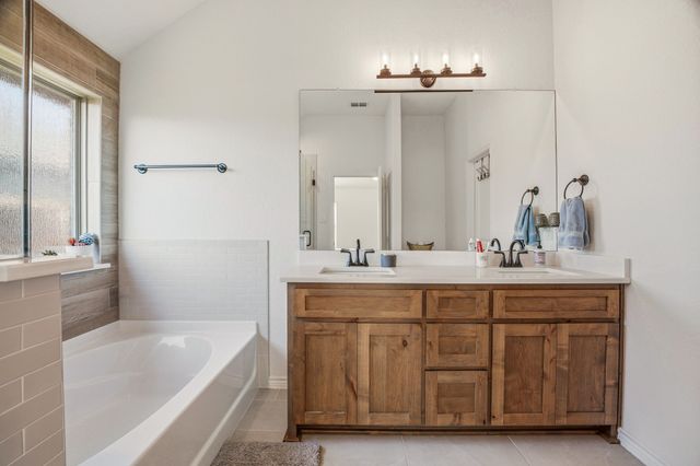 100 Wiley Street, Stephenville, TX 76401