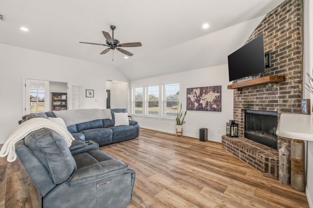 100 Wiley Street, Stephenville, TX 76401