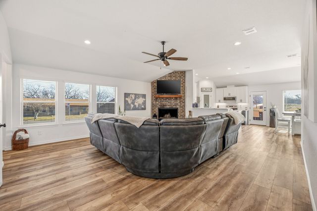 100 Wiley Street, Stephenville, TX 76401