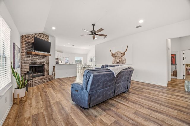 100 Wiley Street, Stephenville, TX 76401