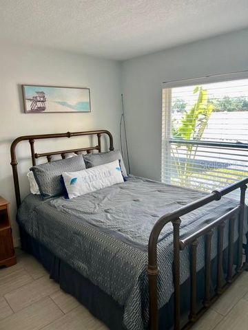 6301 MANATEE AVENUE W, Bradenton, FL 34209