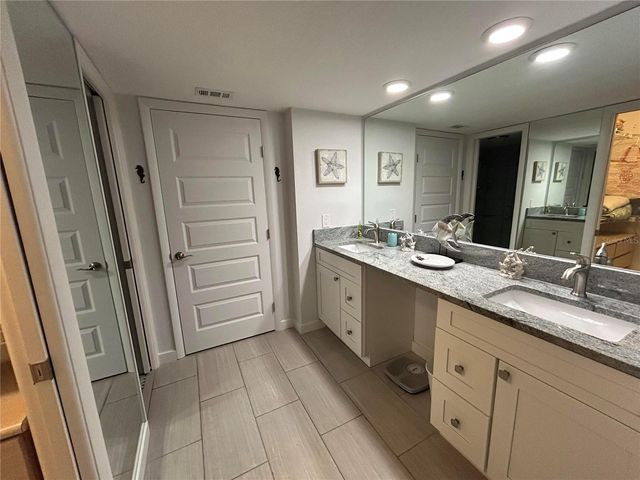 6301 MANATEE AVENUE W, Bradenton, FL 34209