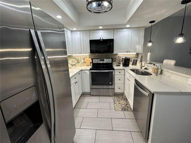 6301 MANATEE AVENUE W, Bradenton, FL 34209