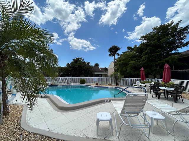 6301 MANATEE AVENUE W, Bradenton, FL 34209