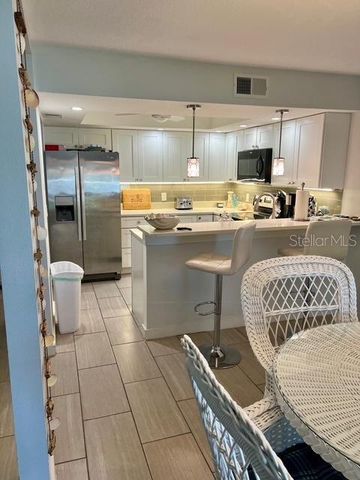 6301 MANATEE AVENUE W, Bradenton, FL 34209