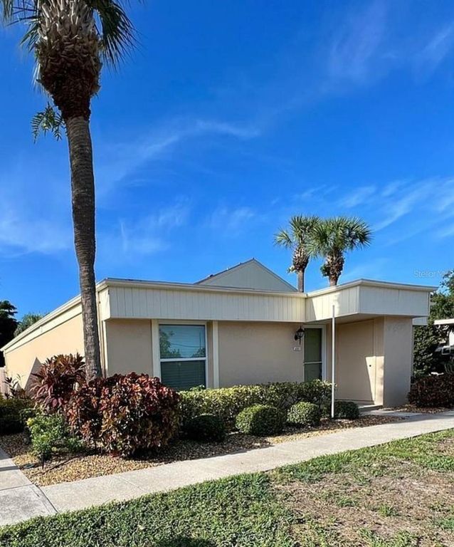 6301 MANATEE AVENUE W, Bradenton, FL 34209