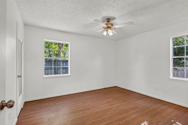 815 N Bledsoe Street, Gilmer, TX 75644