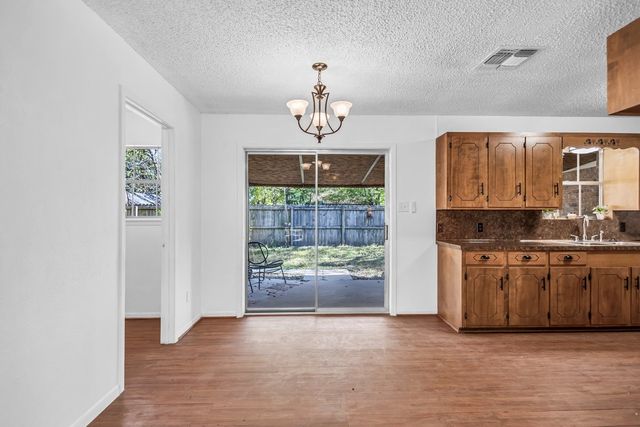 815 N Bledsoe Street, Gilmer, TX 75644