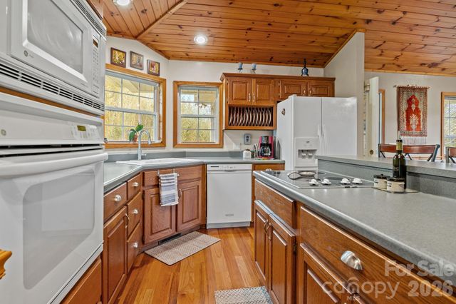 32 Keller Street, Waynesville, NC 28786