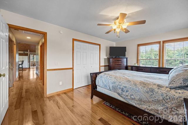 32 Keller Street, Waynesville, NC 28786