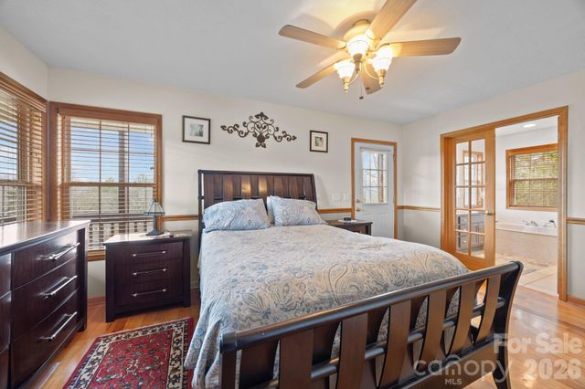 32 Keller Street, Waynesville, NC 28786