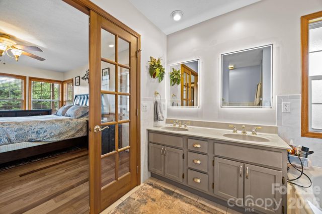 32 Keller Street, Waynesville, NC 28786