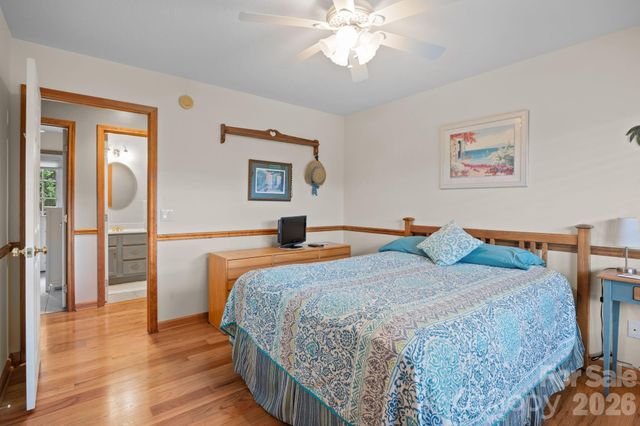 32 Keller Street, Waynesville, NC 28786