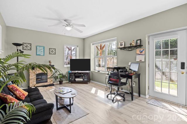 32 Keller Street, Waynesville, NC 28786