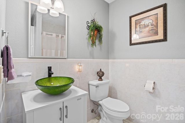 32 Keller Street, Waynesville, NC 28786