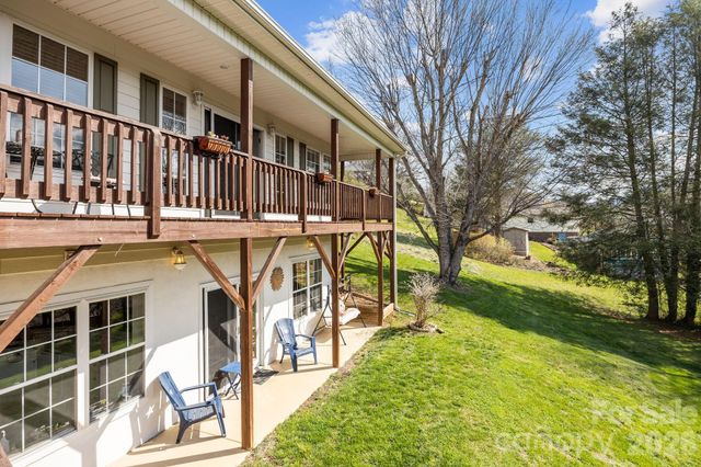 32 Keller Street, Waynesville, NC 28786