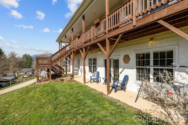 32 Keller Street, Waynesville, NC 28786