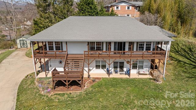 32 Keller Street, Waynesville, NC 28786