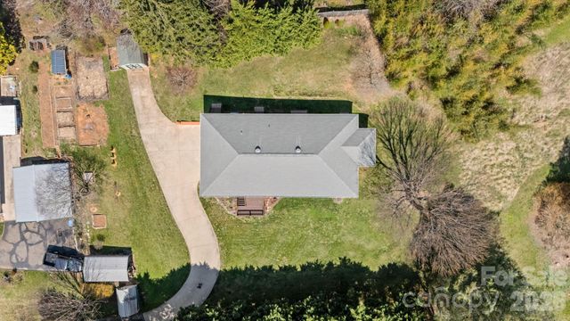 32 Keller Street, Waynesville, NC 28786