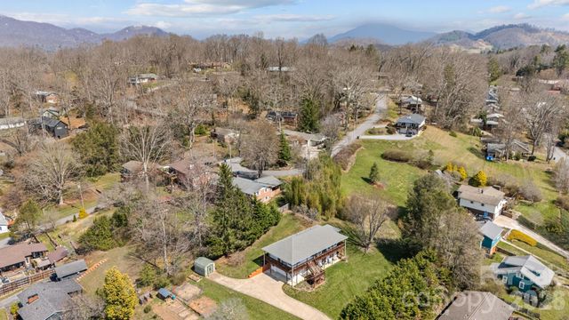 32 Keller Street, Waynesville, NC 28786