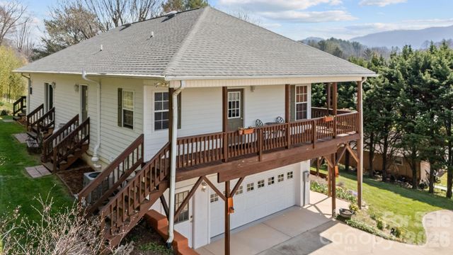 32 Keller Street, Waynesville, NC 28786