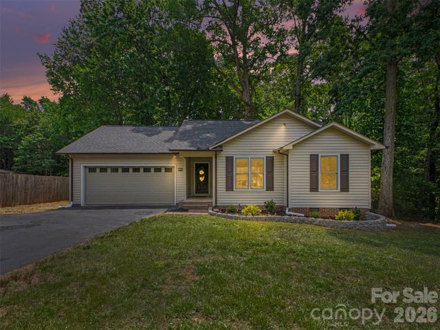 7382 Summit Drive, Denver, NC 28037