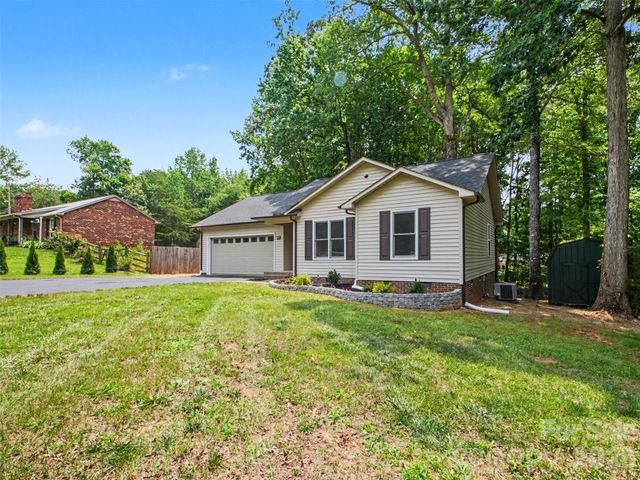 7382 Summit Drive, Denver, NC 28037