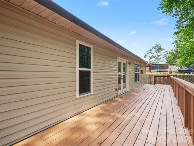 7382 Summit Drive, Denver, NC 28037