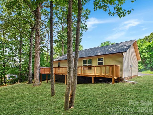 7382 Summit Drive, Denver, NC 28037