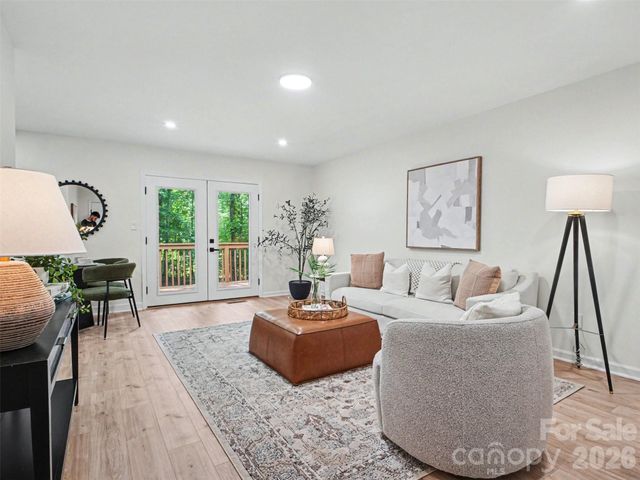 7382 Summit Drive, Denver, NC 28037