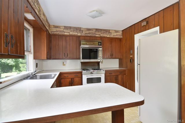 582 Washington Avenue, Pleasantville, NY 10570