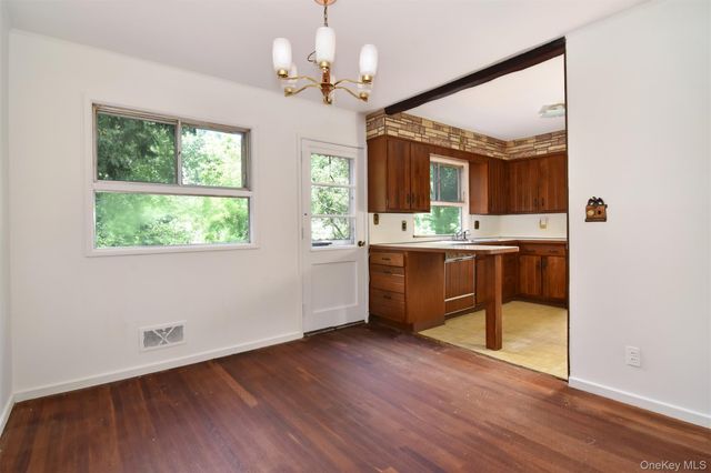 582 Washington Avenue, Pleasantville, NY 10570