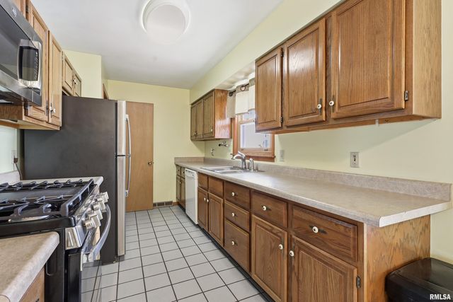 1508 32ND Street, Moline, IL 61265