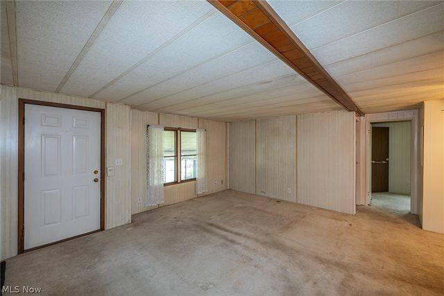 5 Michael Drive, Olmsted Twp, OH 44138