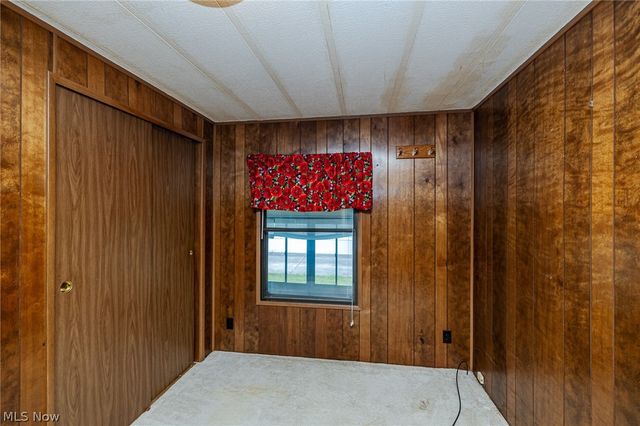5 Michael Drive, Olmsted Twp, OH 44138