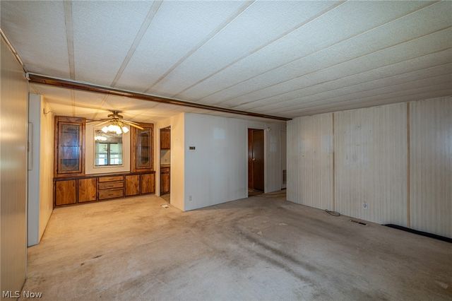 5 Michael Drive, Olmsted Twp, OH 44138