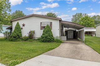 5 Michael Drive, Olmsted Twp, OH 44138