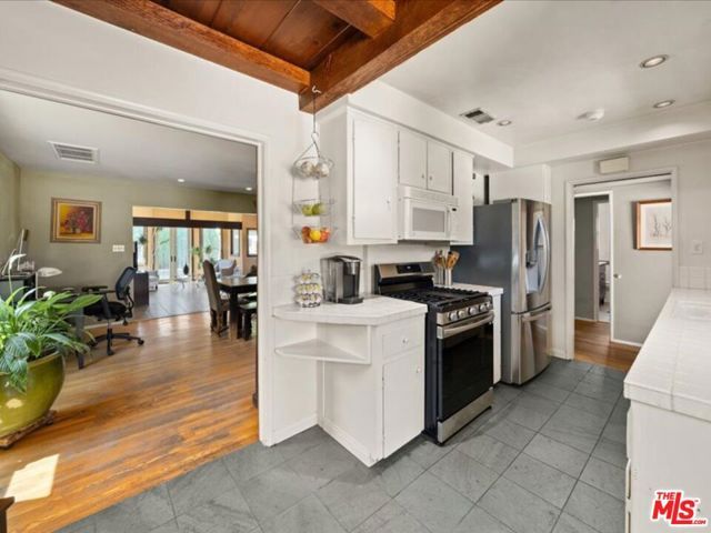 14552 Hesby Street, Sherman Oaks, CA 91403