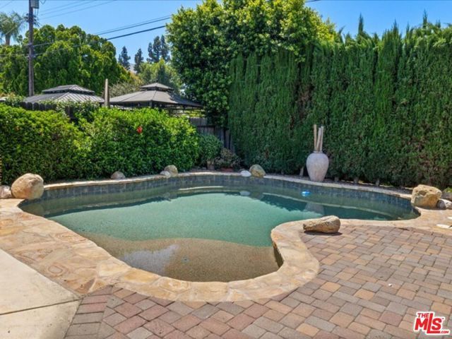 14552 Hesby Street, Sherman Oaks, CA 91403